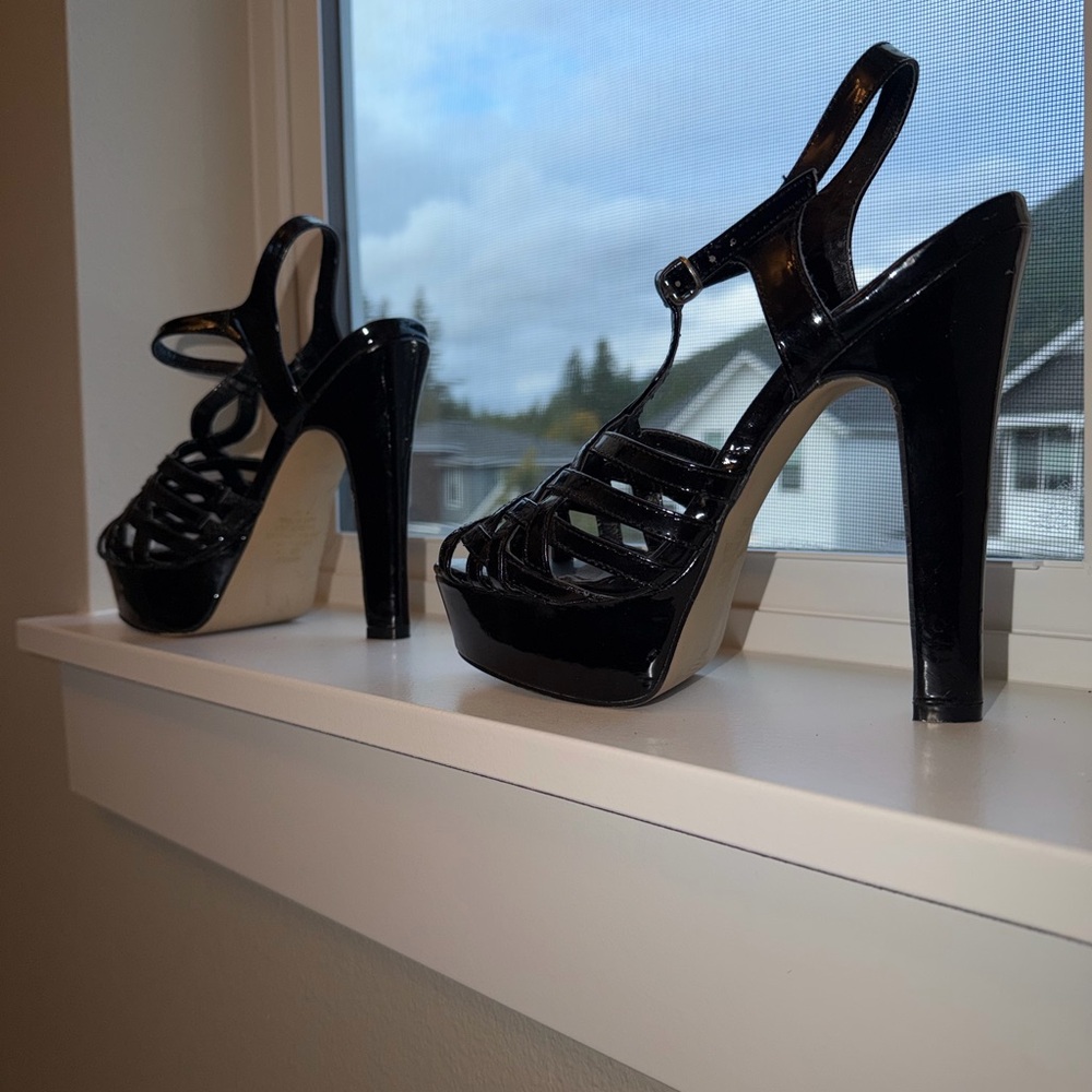 Sexy Black Madden Girl Mayville T-Strap Pumps